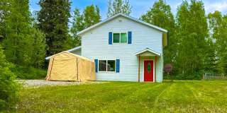 3 Bedroom Home in North Pole with Garage!! Gallery 1