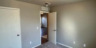 Cute 3 Bed, 2 Bath In Deer Creek Schools Gallery 4