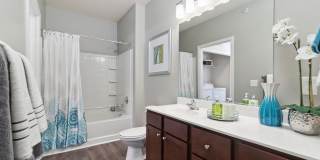 Level at 401 Gallery 15