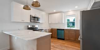 Beautifully Updated Two Bedroom Townhouse! Beautifully Updated Two Bedroom Townhouse! Gallery 11