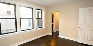 4447 N Rockwell Gallery 8