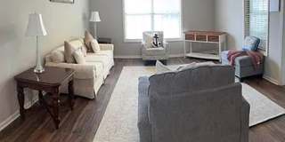 Fully Furnished 1 bed/ 1 bath Island Square Condo Gallery 5