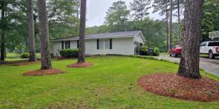 Lakeview 4 bedroom, 3 bath Ranch Gallery 1