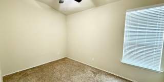 Spacious 4-Bedroom Home on Quiet Cul-de-Sac Gallery 11
