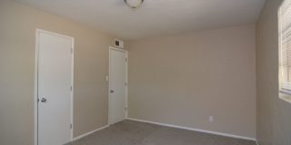 Charming 3 Bedroom 2 Bath House! Close to the UofA and Downtown! Gallery 12