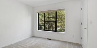 2Bd/1.75Ba Bellevue Townhome Gallery 14