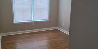 Charming 3 bed, 1.5 bath Gallery 17