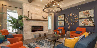 Hunters Crossing Gallery 14