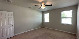 Exquisite Single-Story Corner Lot Charm in Austin's Onion Creek Community Gallery 14