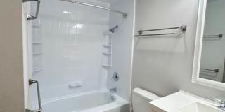 Charming 4 Bedroom Residence with Expansive Yard Gallery 14