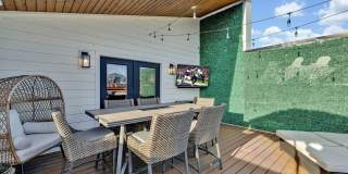 Gorgeous FULLY FURNISHED Home Just Off Charlotte Ave. Gallery 55
