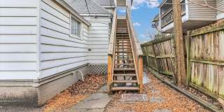 Beautifully Remodeled 1 Bedroom Located in a Historic Area near Campus, Downtown, Parks, and Dining Gallery 4