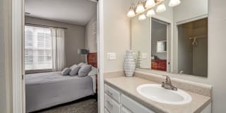 Linden Square Gallery 36