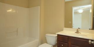 Hamptons on High – 4 Bedroom / 4 Bathroom Student Townhome Near FSU & TSC! Gallery 11