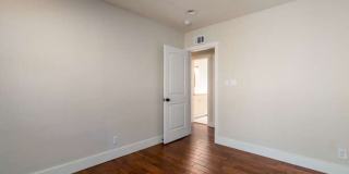 1604 OAK Ave Gallery 16