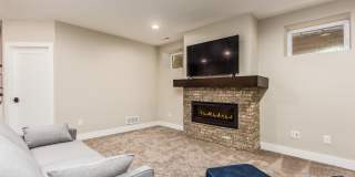 933 Pullman Place Gallery 17