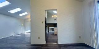 Beautiful 5 bedroom 2.5 bathroom home available NOW!!! Gallery 7