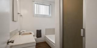 Roxanne Apartments Gallery 11