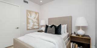 Reeves Place Gallery 16
