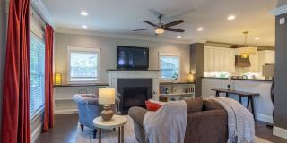 Great cottage house just off Ellington Pkwy-close to downtown! Gallery 10