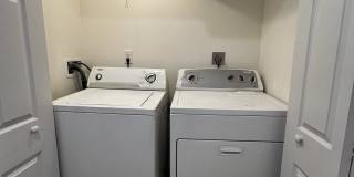 3225 Chestnut St Ne #b 3225 Chestnut St Ne #b Gallery 1