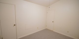3 Bed / 2 Bath END Unit Townhome in Popular Westridge! Gallery 15