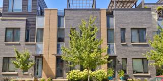LUXURY TOWNHOME!! 3 Bedroom, 2.5 Bathroom Townhome in Des Moines! Gallery 1