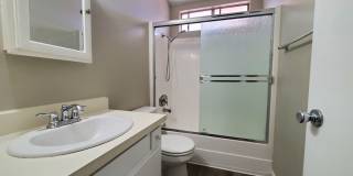 Spacious 1 Bedroom 1 Bath Upstairs Apartment Gallery 14