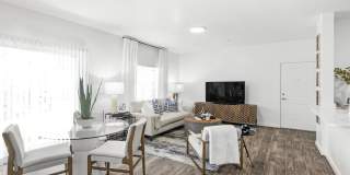 Wilshire Place Apartments Gallery 22