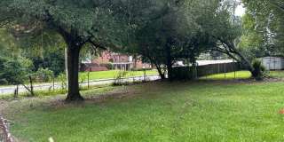 2 Bedroom House off of Rosewood Available Now Gallery 9