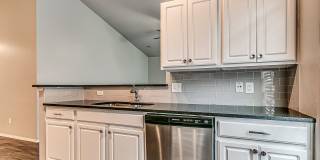 Beautiful Home in Edmond + Edmond Schools + 3 bedrooms Gallery 11