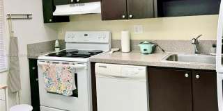 450 Commodore Dr Gallery 6