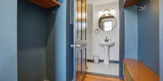 Vibrant One Bedroom Apartment in Over the Rhine Gallery 22