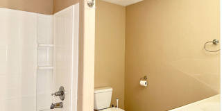 Fantastic 4 Bedroom Nestled in the heart of Old Farm! Gallery 13