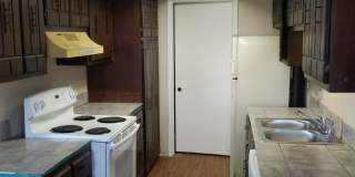 Quaint 2 bed/ 1 bath condo Gallery 1