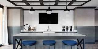 The Cardinal Gallery 18