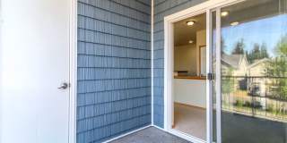 2-Bedroom DuPont Condo with New Interior Paint and Carpet Gallery 29