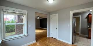 Charming 2 Bed 1 Ba House in Gladstone - Garage, Washer and Dryer, Landscaping Including! Gallery 9