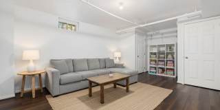 Coddington Point Gallery 30