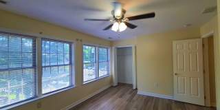 Newly Renovated - 2 Bedroom, 2.5 Bath Townhome Near Med Center - Available 08/05! Gallery 6