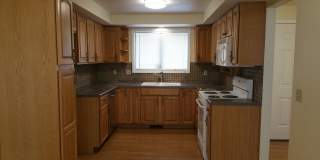 Beautiful 3 Bedroom, 2 bathroom House in Great Quiet Neighborhood. Gallery 10