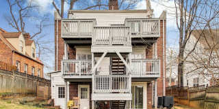 Bright and spacious 1-bedroom/1-bathroom condo available! Gallery 15