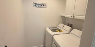 COMING SOON: FULLY FURNISHED!!! 3 bedroom/ 1.5 bathrooms- Short-Term Rental – 2121 Kentucky Ave, Joplin, MO, With a Car Garage!!! Gallery 9