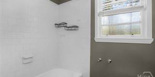 2114 E 62nd Street Gallery 25