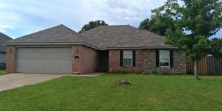 Charming 3-Bedroom Home in Rogers, AR Gallery 1