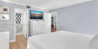 1345 West Ave Gallery 29