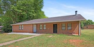 210 Tanglewood LN B Gallery 1