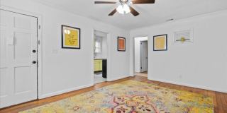 Charming Duplex with Fenced Yard Near Daffin Park – 1306 E 53rd St Gallery 6