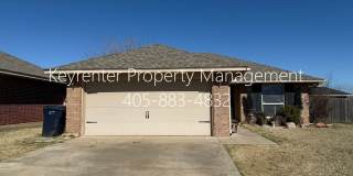 Spacious 2BD/2BTH Home Minutes away from Top Golf Chisholm Creek Shopping Center and Quail Springs Mall - Gallery 1