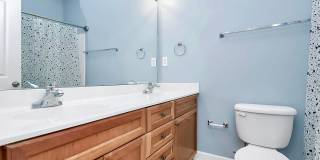 Beautiful End-Unit Townhome on a Prime Location! Gallery 10